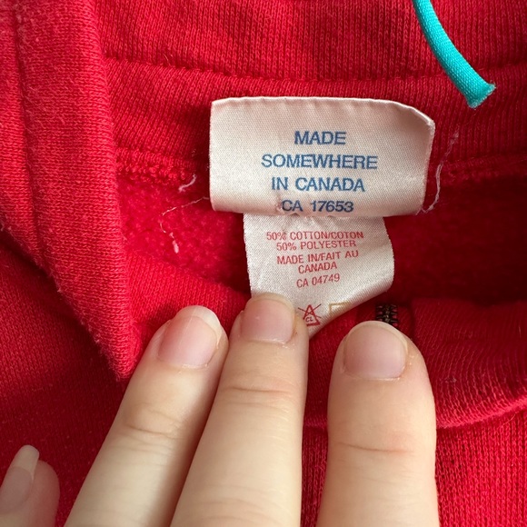 Vintage collared zipper sweatshirt with pockets!!!!!!
Whistler BC- medium - Picture 6 of 8